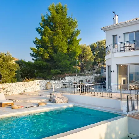 Skyfall Villa *