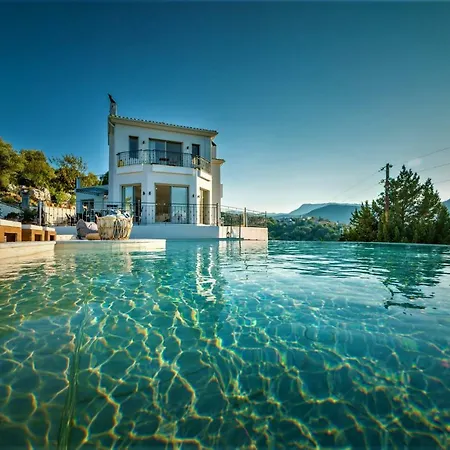 Villa Skyfall