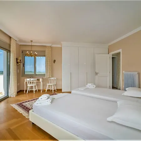 Skyfall Villa Ligia