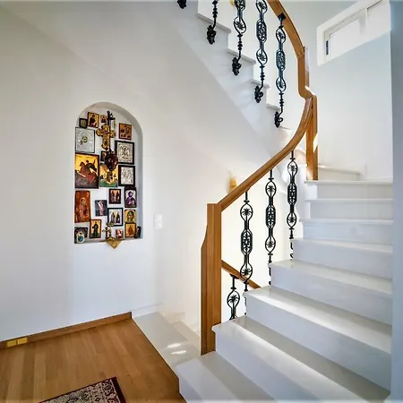 Skyfall Villa Ligia