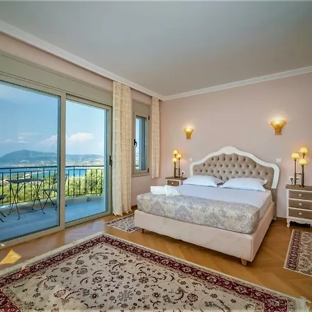 Villa Skyfall